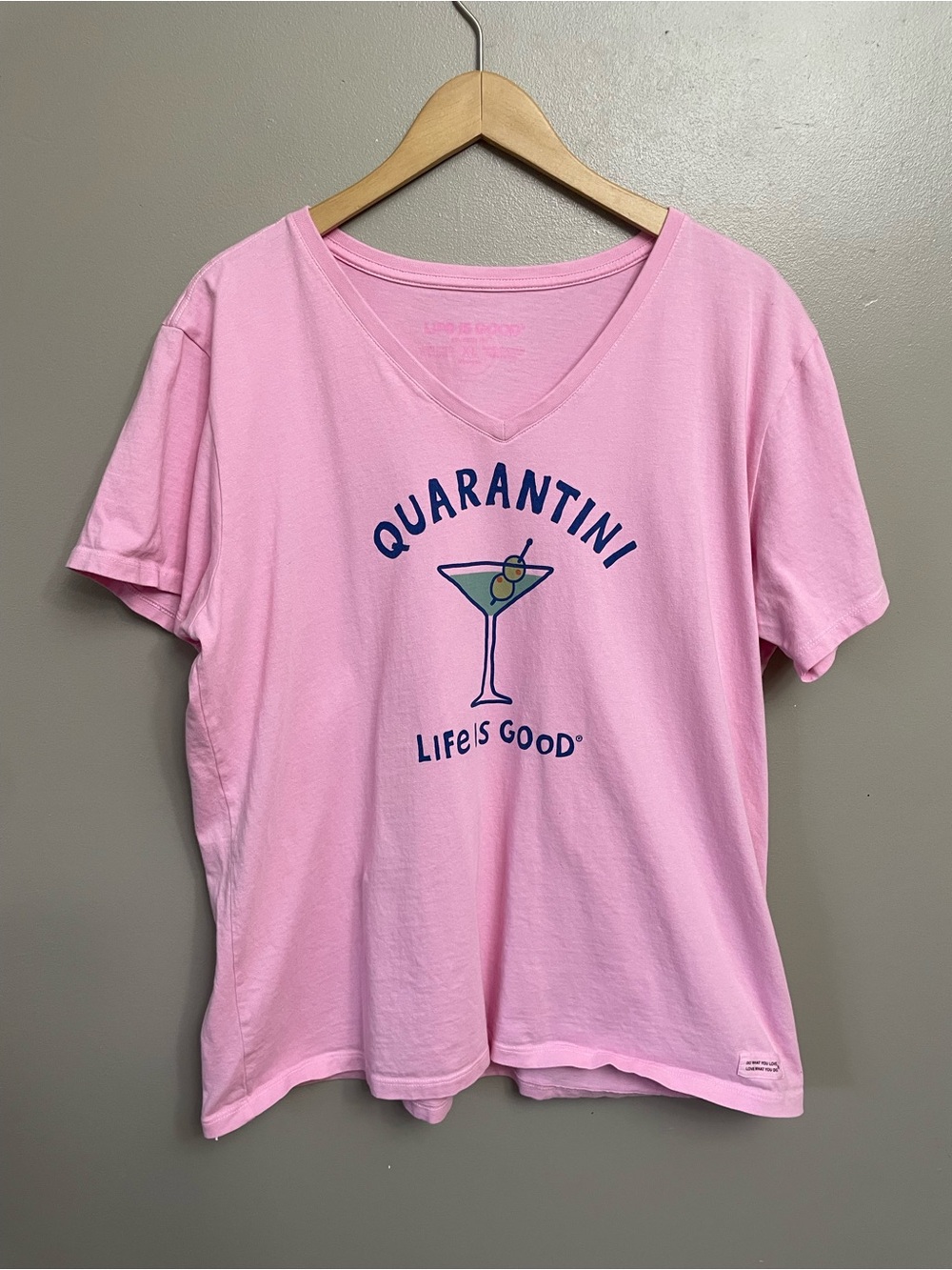 Life Is Good XL Crusher Quarantini Tee pink